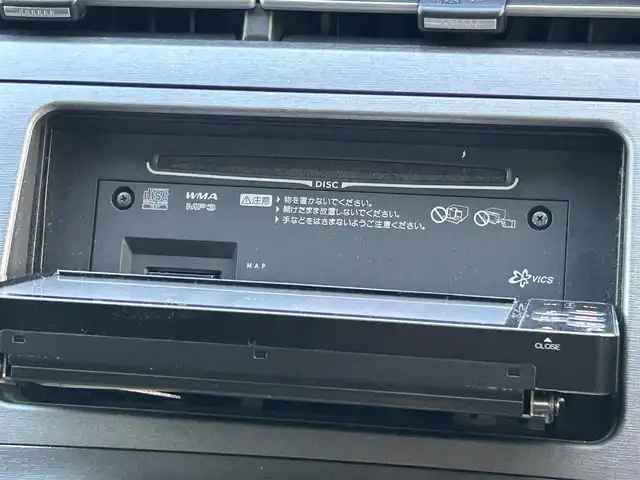 トヨタ プリウス S 熊本県 2012(平24)年 6.9万km ホワイトパールクリスタルシャイン 純正カーナビ/AM/FM/CD/TV/AUX/フォグランプ/ステアリングスイッチ/電動格納ミラー/ウィンカーミラー/ドアバイザー/トノカバー/純正フロアマット