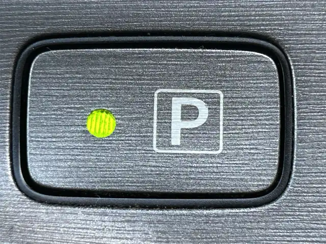 トヨタ プリウス S 熊本県 2012(平24)年 6.9万km ホワイトパールクリスタルシャイン 純正カーナビ/AM/FM/CD/TV/AUX/フォグランプ/ステアリングスイッチ/電動格納ミラー/ウィンカーミラー/ドアバイザー/トノカバー/純正フロアマット