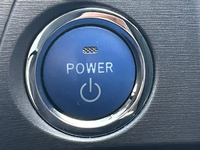 トヨタ プリウス S 熊本県 2012(平24)年 6.9万km ホワイトパールクリスタルシャイン 純正カーナビ/AM/FM/CD/TV/AUX/フォグランプ/ステアリングスイッチ/電動格納ミラー/ウィンカーミラー/ドアバイザー/トノカバー/純正フロアマット