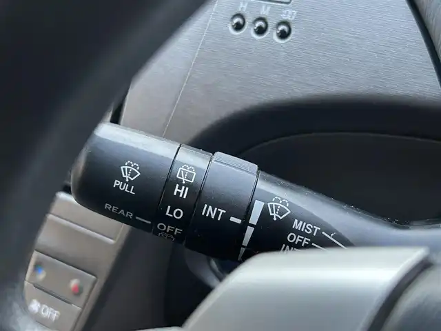 トヨタ プリウス S 熊本県 2012(平24)年 6.9万km ホワイトパールクリスタルシャイン 純正カーナビ/AM/FM/CD/TV/AUX/フォグランプ/ステアリングスイッチ/電動格納ミラー/ウィンカーミラー/ドアバイザー/トノカバー/純正フロアマット