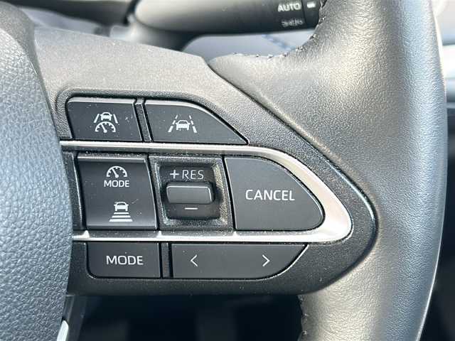 トヨタ ヴォクシー S－Z 三重県 2022(令4)年 4.5万km ホワイトパールクリスタルシャイン 純正ナビ/バックカメラ/両側パワースライドドア/ビルトインETC2.0/パワーバックドア/1・2列シートヒーター/革巻きステアリング/ステアリングリモコン/前後コーナーセンサー/電子パーキング/USB給電ポート/リヤサンシェード/スペアキー/オートハイビーム/純正フロアマット/オットマン/電動格納ミラー/禁煙車
