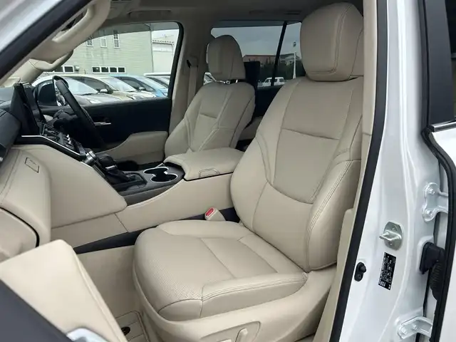 トヨタ ランドクルーザー ZX 愛媛県 2024(令6)年 0.1万km プレシャスホワイトパール メーカーオプション純正ナビ/BT/AM・FM/フルセグTV/JBLサウンド/リヤエンターテインメントシステム/ビルトインETC2.0/前後ドライブレコーダー/全方位カメラ/モデリスタエアロパーツ/サンルーフ/ルーフレール/本革シート/前席パワーシート/全席シートヒーター・クーラー/D席シートメモリー/ステアリングヒーター/オートライト/オートマチックハイビーム/追従型クルーズコントロール/ブラインドスポットモニター/ヘッドアップディスプレイ/4WD/ダウンヒルアシストコントロール/センターデフロック/純正アルミホイール/純正アルミホイール