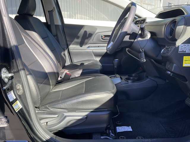 トヨタ アクア S 長野県 2014(平26)年 4.9万km ブラックマイカ 純正メモリナビTV/Bluetooth/バックカメラ/ETC/ブラックレザー調シートカバー/純正フロアマット/取説