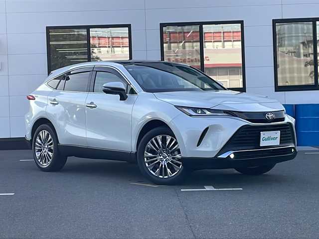トヨタ ハリアー Z 山口県 2024(令6)年 0.4万km プラチナホワイトパールマイカ ワンオーナー/調光パノラマルーフ/JBLプレミアムサウンド/純正12.3インチディスプレイオーディオ/・ナビキット/・フルセグテレビ/・Bluetooth/・AM/FM/USB/Miracast/バックカメラ/デジタルインナーミラー/ETC2.0/トヨタセーフティセンス/・プリクラッシュセーフティ/・レーダークルーズコントロール/・レーントレーシングアシスト/・オートマチックハイビーム/・ブラインドスポットモニター/・クリアランスソナー/ヘッドアップディスプレイ/D席パワーシート/純正LEDヘッドライト/パワーバックドア/純正19インチAW/スマートキー/スペアキー/取扱説明書/保証書