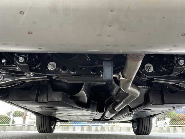 トヨタ ハリアー Z 山口県 2024(令6)年 0.4万km プラチナホワイトパールマイカ ワンオーナー/調光パノラマルーフ/JBLプレミアムサウンド/純正12.3インチディスプレイオーディオ/・ナビキット/・フルセグテレビ/・Bluetooth/・AM/FM/USB/Miracast/バックカメラ/デジタルインナーミラー/ETC2.0/トヨタセーフティセンス/・プリクラッシュセーフティ/・レーダークルーズコントロール/・レーントレーシングアシスト/・オートマチックハイビーム/・ブラインドスポットモニター/・クリアランスソナー/ヘッドアップディスプレイ/D席パワーシート/純正LEDヘッドライト/パワーバックドア/純正19インチAW/スマートキー/スペアキー/取扱説明書/保証書