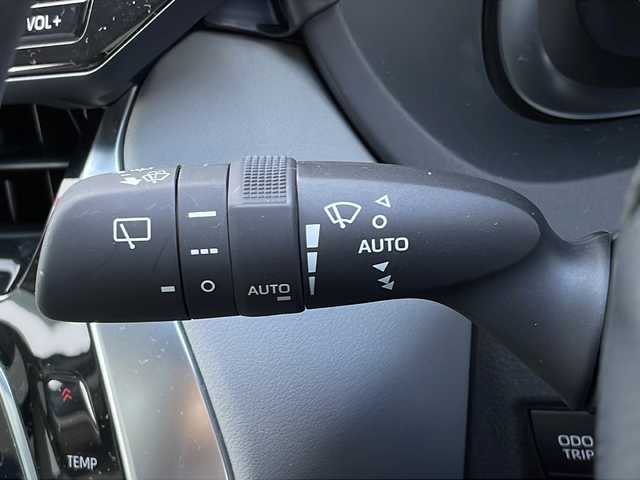 トヨタ ハリアー Z 山口県 2024(令6)年 0.4万km プラチナホワイトパールマイカ ワンオーナー/調光パノラマルーフ/JBLプレミアムサウンド/純正12.3インチディスプレイオーディオ/・ナビキット/・フルセグテレビ/・Bluetooth/・AM/FM/USB/Miracast/バックカメラ/デジタルインナーミラー/ETC2.0/トヨタセーフティセンス/・プリクラッシュセーフティ/・レーダークルーズコントロール/・レーントレーシングアシスト/・オートマチックハイビーム/・ブラインドスポットモニター/・クリアランスソナー/ヘッドアップディスプレイ/D席パワーシート/純正LEDヘッドライト/パワーバックドア/純正19インチAW/スマートキー/スペアキー/取扱説明書/保証書