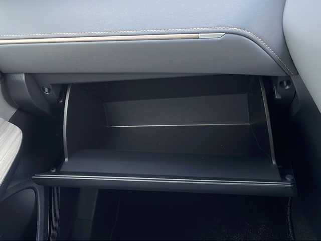 トヨタ ハリアー Z 山口県 2024(令6)年 0.4万km プラチナホワイトパールマイカ ワンオーナー/調光パノラマルーフ/JBLプレミアムサウンド/純正12.3インチディスプレイオーディオ/・ナビキット/・フルセグテレビ/・Bluetooth/・AM/FM/USB/Miracast/バックカメラ/デジタルインナーミラー/ETC2.0/トヨタセーフティセンス/・プリクラッシュセーフティ/・レーダークルーズコントロール/・レーントレーシングアシスト/・オートマチックハイビーム/・ブラインドスポットモニター/・クリアランスソナー/ヘッドアップディスプレイ/D席パワーシート/純正LEDヘッドライト/パワーバックドア/純正19インチAW/スマートキー/スペアキー/取扱説明書/保証書