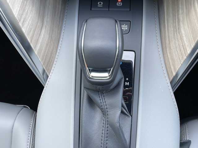 トヨタ ハリアー Z 山口県 2024(令6)年 0.4万km プラチナホワイトパールマイカ ワンオーナー/調光パノラマルーフ/JBLプレミアムサウンド/純正12.3インチディスプレイオーディオ/・ナビキット/・フルセグテレビ/・Bluetooth/・AM/FM/USB/Miracast/バックカメラ/デジタルインナーミラー/ETC2.0/トヨタセーフティセンス/・プリクラッシュセーフティ/・レーダークルーズコントロール/・レーントレーシングアシスト/・オートマチックハイビーム/・ブラインドスポットモニター/・クリアランスソナー/ヘッドアップディスプレイ/D席パワーシート/純正LEDヘッドライト/パワーバックドア/純正19インチAW/スマートキー/スペアキー/取扱説明書/保証書