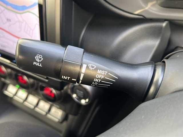 スバル ＢＲＺ S 福岡県 2022(令4)年 0.5万km WRブルーパール 登録時走行距離 4654km/6速MT/純正8インチナビ/→AM/FM/フルセグTV/→CD/DVD/バックカメラ/クルーズコントロール/前方ドライブレコーダー/ETC/ステアリングリモコン/ハーフレザーシート/前席シートヒーター/LEDオートライト/純正18インチアルミ/プッシュスタート/スマートキー