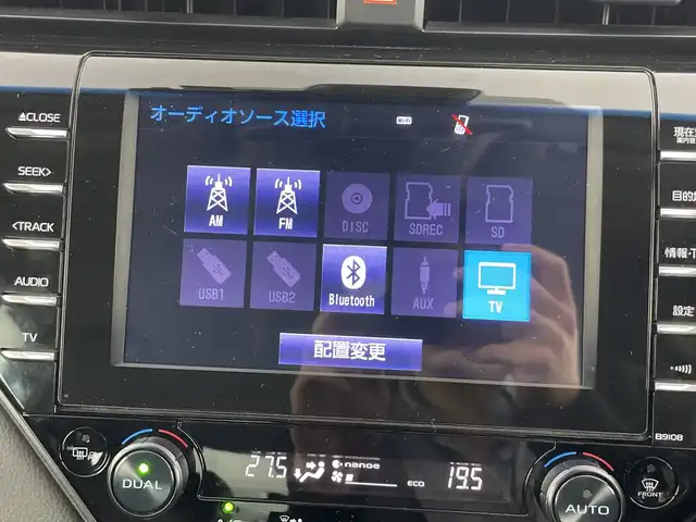 トヨタ カムリ WSレザーパッケージ 愛知県 2019(令1)年 4.9万km プラチナホワイトパールマイカ 禁煙車/ワンオーナー/純正8インチナビ/（CD/DVD/Bluetooth/フルセグTV/USB)/バックカメラ/トヨタセーフティセンス/・プリクラッシュセーフティ/・レーダークルーズコントロール/・レーントレーシングアシスト/・オートマチックハイビーム/・ロードサインアシスト/・ブラインドスポットモニター/・パーキングサポートブレーキ/・パーキングサポートブレーキ/ヘッドアップディスプレイ/ETC/前後ドライブレコーダー/レザーシート/シートヒーター/パワーシート/パドルシフト/純正18インチアルミホイール/スマートキー/スペアキー1本/プッシュスタート/LEDヘッドライト/フロントフォグランプ/オートライト/純正フロアマット/横滑り防止装置/電子パーキングブレーキ/オートホールド