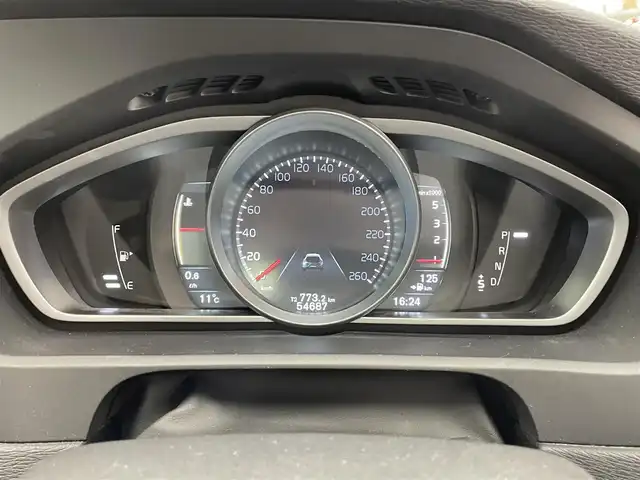 ボルボ Ｖ４０ クロスカントリー D4 SE 滋賀県 2015(平27)年 5.5万km 茶 禁煙車/純正ナビ/（CD/DVD/BT/フルセグTV)/バックカメラ/ETC/白レザーシート/前席シートヒーター/前席パワーシート/パーキングアシスト/BSM/HIDヘッドライト/オートライト/前後ソナー/アダプティブクルーズコントロール/衝突被害軽減ブレーキ/レーンキープアシスト/アイドリングストップ/パドルシフト/リモコンキー×２