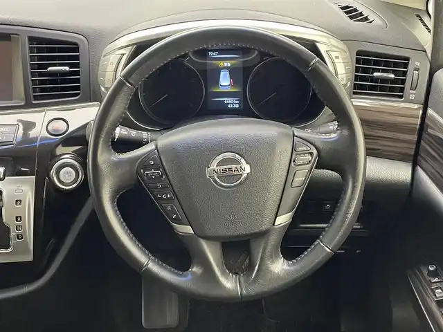 日産 エルグランド 250ハイウェイスターS 兵庫県 2015(平27)年 6.7万km ブリリアントシルバー 純正HDDナビ(CD/DVD/フルセグ/Bluetooth)/アラウンドビューモニター/クルーズコントロール/両側パワースライドドア/フリップダウンモニター/前後コーナーセンサー/ハーフレザーシート/純正18インチアルミホイール/純正フロアマット/LEDヘッドライト/ETC/オートライト/オットマン