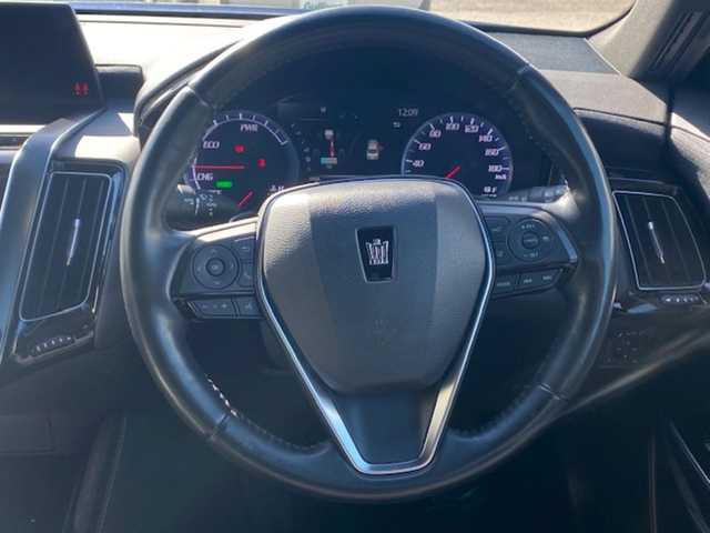 トヨタ クラウン ハイブリッド S 兵庫県 2019(平31)年 8.8万km ダークブルーマイカ 純正ナビ/・Bluetooth/・フルセグTV/追従付きクルーズコントロール/クリアランスソナー/レーンアシスト/オートライト/オートハイビーム/プリクラッシュ/パーキングサポート/RSA/革巻きステアリング/純正マット/ETC/シートヒーター/前後ドラレコ/電動オートパーキングブレーキ