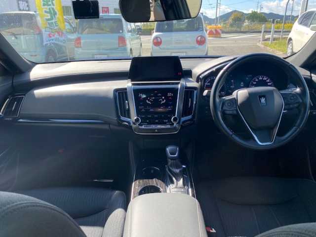 トヨタ クラウン ハイブリッド S 兵庫県 2019(平31)年 8.8万km ダークブルーマイカ 純正ナビ/・Bluetooth/・フルセグTV/追従付きクルーズコントロール/クリアランスソナー/レーンアシスト/オートライト/オートハイビーム/プリクラッシュ/パーキングサポート/RSA/革巻きステアリング/純正マット/ETC/シートヒーター/前後ドラレコ/電動オートパーキングブレーキ