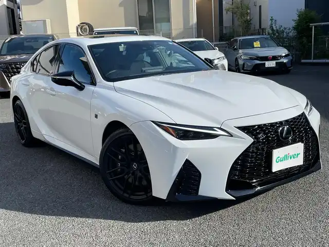 レクサス ＩＳ 500 FスポーツパフォーマンスファーストED 神奈川県 2023(令5)年 0.4万km ホワイトノーヴァガラスフレーク 500台限定車/サンルーフ/純正BBS製19インチAW/純正メモリーナビ・地デジTV/純正CD/DVD/SD/MSV/USB/BT/Miracast/パノラマモニター/ビルトインETC2.0/前後ドライブレコーダー/ベンガラ本木製コンビステアリング/ベンガラ本木製ドアパネル/レクサスセーフティシステム+/レーダークルーズコントロール/PCS/LTA/BSM/PKSA/PKSB/コーナーセンサー/オートハイビーム/LEDヘッドライト/前席パワーシート/シートヒーター/エアシート/ステアリングヒーター/パドルシフト/社外レーダー/プッシュスタート/スマートキー×2/カードキー×1/R7年ディーラー整備記録/保証書・取説あり