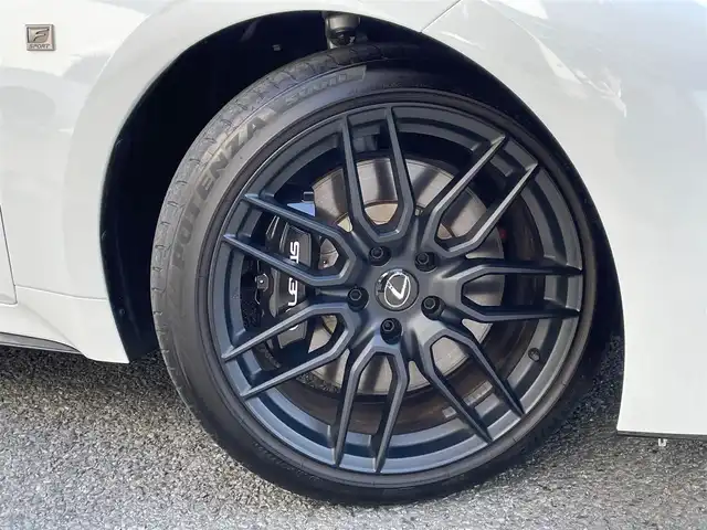 レクサス ＩＳ 500 FスポーツパフォーマンスファーストED 神奈川県 2023(令5)年 0.4万km ホワイトノーヴァガラスフレーク 500台限定車/サンルーフ/純正BBS製19インチAW/純正メモリーナビ・地デジTV/純正CD/DVD/SD/MSV/USB/BT/Miracast/パノラマモニター/ビルトインETC2.0/前後ドライブレコーダー/ベンガラ本木製コンビステアリング/ベンガラ本木製ドアパネル/レクサスセーフティシステム+/レーダークルーズコントロール/PCS/LTA/BSM/PKSA/PKSB/コーナーセンサー/オートハイビーム/LEDヘッドライト/前席パワーシート/シートヒーター/エアシート/ステアリングヒーター/パドルシフト/社外レーダー/プッシュスタート/スマートキー×2/カードキー×1/R7年ディーラー整備記録/保証書・取説あり