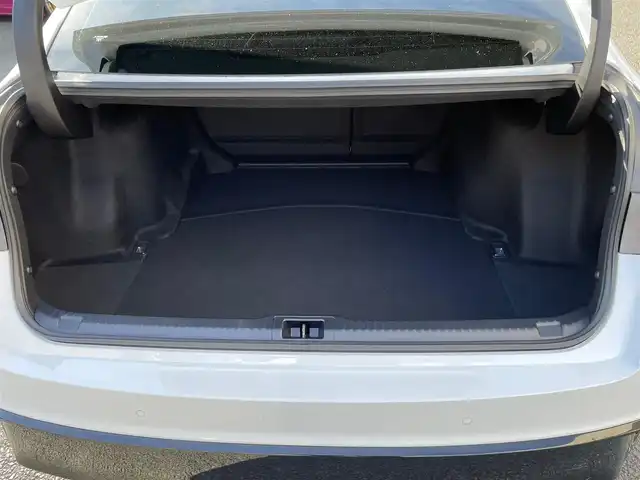 レクサス ＩＳ 500 FスポーツパフォーマンスファーストED 神奈川県 2023(令5)年 0.4万km ホワイトノーヴァガラスフレーク 500台限定車/サンルーフ/純正BBS製19インチAW/純正メモリーナビ・地デジTV/純正CD/DVD/SD/MSV/USB/BT/Miracast/パノラマモニター/ビルトインETC2.0/前後ドライブレコーダー/ベンガラ本木製コンビステアリング/ベンガラ本木製ドアパネル/レクサスセーフティシステム+/レーダークルーズコントロール/PCS/LTA/BSM/PKSA/PKSB/コーナーセンサー/オートハイビーム/LEDヘッドライト/前席パワーシート/シートヒーター/エアシート/ステアリングヒーター/パドルシフト/社外レーダー/プッシュスタート/スマートキー×2/カードキー×1/R7年ディーラー整備記録/保証書・取説あり