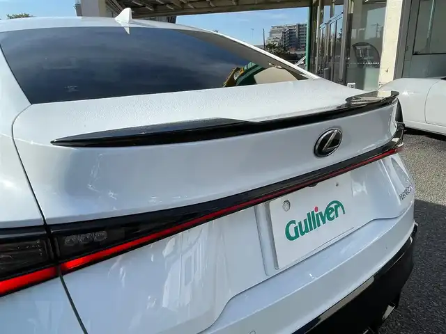 レクサス ＩＳ 500 FスポーツパフォーマンスファーストED 神奈川県 2023(令5)年 0.4万km ホワイトノーヴァガラスフレーク 500台限定車/サンルーフ/純正BBS製19インチAW/純正メモリーナビ・地デジTV/純正CD/DVD/SD/MSV/USB/BT/Miracast/パノラマモニター/ビルトインETC2.0/前後ドライブレコーダー/ベンガラ本木製コンビステアリング/ベンガラ本木製ドアパネル/レクサスセーフティシステム+/レーダークルーズコントロール/PCS/LTA/BSM/PKSA/PKSB/コーナーセンサー/オートハイビーム/LEDヘッドライト/前席パワーシート/シートヒーター/エアシート/ステアリングヒーター/パドルシフト/社外レーダー/プッシュスタート/スマートキー×2/カードキー×1/R7年ディーラー整備記録/保証書・取説あり