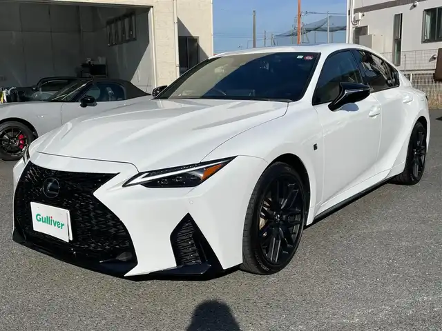 レクサス ＩＳ 500 FスポーツパフォーマンスファーストED 神奈川県 2023(令5)年 0.4万km ホワイトノーヴァガラスフレーク 500台限定車/サンルーフ/純正BBS製19インチAW/純正メモリーナビ・地デジTV/純正CD/DVD/SD/MSV/USB/BT/Miracast/パノラマモニター/ビルトインETC2.0/前後ドライブレコーダー/ベンガラ本木製コンビステアリング/ベンガラ本木製ドアパネル/レクサスセーフティシステム+/レーダークルーズコントロール/PCS/LTA/BSM/PKSA/PKSB/コーナーセンサー/オートハイビーム/LEDヘッドライト/前席パワーシート/シートヒーター/エアシート/ステアリングヒーター/パドルシフト/社外レーダー/プッシュスタート/スマートキー×2/カードキー×1/R7年ディーラー整備記録/保証書・取説あり