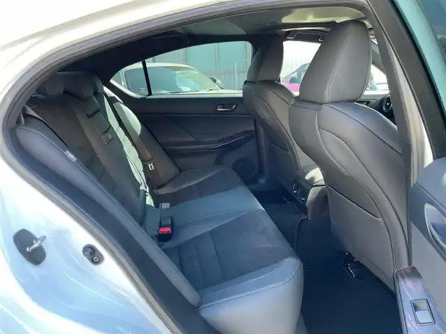 レクサス ＩＳ 500 FスポーツパフォーマンスファーストED 神奈川県 2023(令5)年 0.4万km ホワイトノーヴァガラスフレーク 500台限定車/サンルーフ/純正BBS製19インチAW/純正メモリーナビ・地デジTV/純正CD/DVD/SD/MSV/USB/BT/Miracast/パノラマモニター/ビルトインETC2.0/前後ドライブレコーダー/ベンガラ本木製コンビステアリング/ベンガラ本木製ドアパネル/レクサスセーフティシステム+/レーダークルーズコントロール/PCS/LTA/BSM/PKSA/PKSB/コーナーセンサー/オートハイビーム/LEDヘッドライト/前席パワーシート/シートヒーター/エアシート/ステアリングヒーター/パドルシフト/社外レーダー/プッシュスタート/スマートキー×2/カードキー×1/R7年ディーラー整備記録/保証書・取説あり