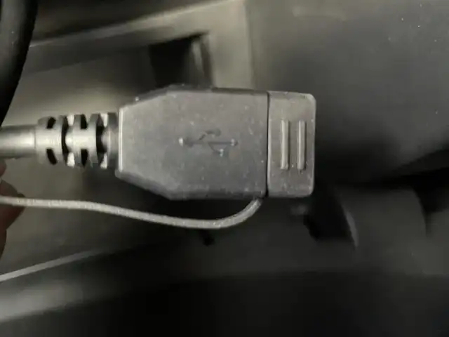 日産 ノート X 大阪府 2017(平29)年 3万km ブリリアントホワイトパール 純正ナビ　/   フルセグＴＶ/CD/DVD/Bluetooth/USB　/アラウンドビューモニター　/衝突軽減ブレーキ/コーナーセンサー　/デジタルインナーミラー　/ＧＲＡＳＳ14インチアルミホイール　/前方ドライブレコーダー/レーンキープアシスト　/純正フロアマット　/プッシュスタート　/オートライト　/スマートキー/取扱説明書/保証書/記録簿