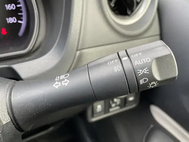 日産 ノート X 大阪府 2017(平29)年 3万km ブリリアントホワイトパール 純正ナビ　/   フルセグＴＶ/CD/DVD/Bluetooth/USB　/アラウンドビューモニター　/衝突軽減ブレーキ/コーナーセンサー　/デジタルインナーミラー　/ＧＲＡＳＳ14インチアルミホイール　/前方ドライブレコーダー/レーンキープアシスト　/純正フロアマット　/プッシュスタート　/オートライト　/スマートキー/取扱説明書/保証書/記録簿