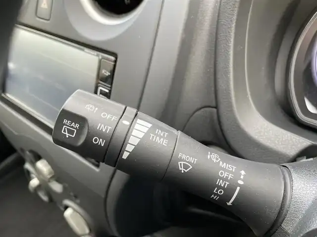 日産 ノート X 大阪府 2017(平29)年 3万km ブリリアントホワイトパール 純正ナビ　/   フルセグＴＶ/CD/DVD/Bluetooth/USB　/アラウンドビューモニター　/衝突軽減ブレーキ/コーナーセンサー　/デジタルインナーミラー　/ＧＲＡＳＳ14インチアルミホイール　/前方ドライブレコーダー/レーンキープアシスト　/純正フロアマット　/プッシュスタート　/オートライト　/スマートキー/取扱説明書/保証書/記録簿