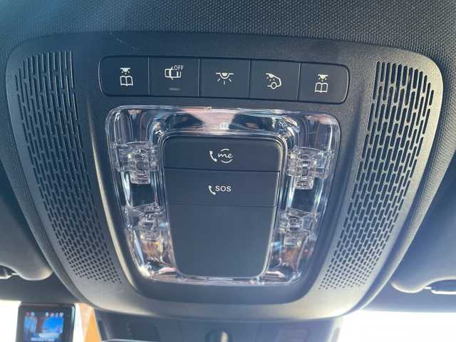 メルセデス・ベンツ ＣＬＡ２００ｄ AMGライン 高知県 2020(令2)年 1.6万km デジタルホワイト レーダーセーフティパッケージ/10.25インチワイドディスプレイ/【地デジTV/BT】/道路標識アシスト/パーキングアシスト/アクティブクルーズコントロール/アクティブレーンチェンジアシスト/アクティブブレーキアシスト/ブラインドスポットアシスト/アクティブレーンキーピングアシスト/アンビエントライト/ナッパ革巻きステアリング/ハーフレザーシート/パワーシート【シートメモリ機能付き】/シートヒーター/キーレスゴー/マルチビームLEDヘッドランプ/アダプティブハイビームアシストプラス/１８インチＡＭＧ製アルミホイール/ドラレコ