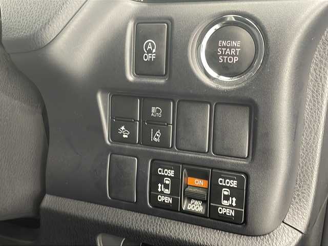トヨタ ヴォクシー ZS 煌Ⅱ 沖縄県 2019(令1)年 5.4万km イナズマスパーキングブラックガラスフレーク 社外ナビゲーション(AVIC-PW802)/フルセグＴＶ/Ｂｌｕｅｔｏｏｔｈ/バックカメラ/アルパインフリップダウンモニター/両側パワースライドドア/ＥＴＣ/衝突軽減ブレーキ/ＬＥＤヘッドライト/スマートキー＆プッシュスタート/ＵＳＢポート/ドアバイザー/純正15インチアルミホイル