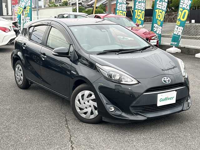 トヨタ アクア S 愛知県 2017(平29)年 8.4万km ブラックマイカ /禁煙車/ワンオーナー//純正ナビ・フルセグTV//バックカメラ//ビルトインETC//プリクラッシュセーフティ//レーンディパーチャーアラート//オートハイビーム//電動格納ミラーウインカー//プッシュスタート//スマートキー//LEDオートライト//フォグランプ//ステアリングスイッチ//EV.ECOモード//純正ドアバイザー//純正フロアマット//新車保証書/取扱説明書//スペアキー