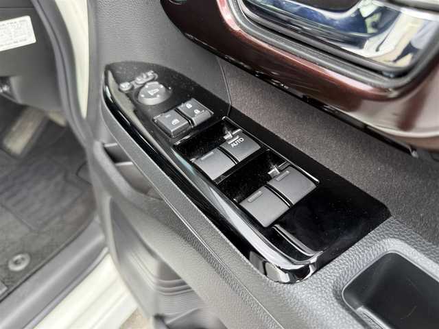 ホンダ Ｎ ＢＯＸ カスタム L 佐賀県 2021(令3)年 5.2万km プラチナホワイトパール ワンオーナー/社外8インチメモリーナビゲーション/・フルセグTV/CD/DVD/SD/Bluetooth/バックカメラ/ビルトインETC/両側パワースライドドア/合皮シート/DN席シートヒーター/後席サンシェード/ISOFIX対応/レザー調ハンドルカバー/ステアリングリモコン/純正14インチアルミホイール/純正LEDヘッドライト/・オートマチックハイビーム/純正LEDフォグランプ/純正フロアマット/純正ドアバイザ―/スペアキー１本