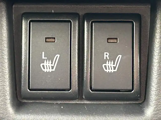 スズキ スペーシア カスタム HYBRID XS 愛媛県 2023(令5)年 0.1千km ピュアホワイトパール/ブラック2トーン 登録時走行距離：8Km/横滑り防止装置/衝突軽減システム/レーンキープアシスト/パーキングアシスト/アイドリングストップ/エンジンスタートボタン/追従クルコン/ＡＢS/LEDヘッドライト/オートライト/両側パワスラ/スマートキー/ハンドルヒーター/シートヒーター/純正アルミホイール