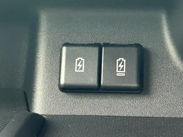 スズキ スペーシア カスタム HYBRID XS 愛媛県 2023(令5)年 0.1千km ピュアホワイトパール/ブラック2トーン 登録時走行距離：8Km/横滑り防止装置/衝突軽減システム/レーンキープアシスト/パーキングアシスト/アイドリングストップ/エンジンスタートボタン/追従クルコン/ＡＢS/LEDヘッドライト/オートライト/両側パワスラ/スマートキー/ハンドルヒーター/シートヒーター/純正アルミホイール