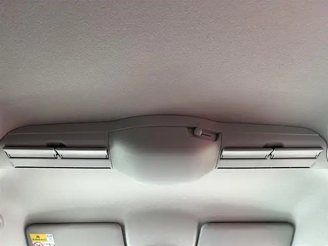 スズキ スペーシア カスタム HYBRID XS 愛媛県 2023(令5)年 0.1千km ピュアホワイトパール/ブラック2トーン 登録時走行距離：8Km/横滑り防止装置/衝突軽減システム/レーンキープアシスト/パーキングアシスト/アイドリングストップ/エンジンスタートボタン/追従クルコン/ＡＢS/LEDヘッドライト/オートライト/両側パワスラ/スマートキー/ハンドルヒーター/シートヒーター/純正アルミホイール