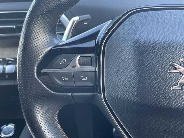 プジョー ５００８ GT ブルーHDi 埼玉県 2018(平30)年 5.6万km パール 純正ナビ/・USB/AUX/CarPlay/BT/Radio/全方位カメラ/黒ハーフレザーシート/パワーバックドア/レーンキープアシスト/コーナーセンサー/社外ドライブレコーダー/ブラインドスポット/アンビエントライト/パークアシスト/置くだけ充電/ダブルエアバッグ/サイドエアバッグ/アンチロックブレーキ/ダウンヒルアシスト/アダプティブクルーズコントロール