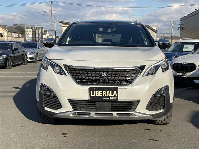 プジョー ５００８ GT ブルーHDi 埼玉県 2018(平30)年 5.6万km パール 純正ナビ/・USB/AUX/CarPlay/BT/Radio/全方位カメラ/黒ハーフレザーシート/パワーバックドア/レーンキープアシスト/コーナーセンサー/社外ドライブレコーダー/ブラインドスポット/アンビエントライト/パークアシスト/置くだけ充電/ダブルエアバッグ/サイドエアバッグ/アンチロックブレーキ/ダウンヒルアシスト/アダプティブクルーズコントロール