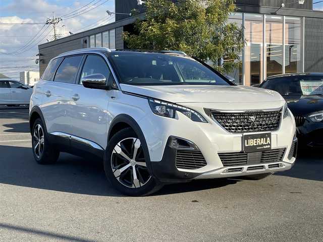 プジョー ５００８ GT ブルーHDi 埼玉県 2018(平30)年 5.6万km パール 純正ナビ/・USB/AUX/CarPlay/BT/Radio/全方位カメラ/黒ハーフレザーシート/パワーバックドア/レーンキープアシスト/コーナーセンサー/社外ドライブレコーダー/ブラインドスポット/アンビエントライト/パークアシスト/置くだけ充電/ダブルエアバッグ/サイドエアバッグ/アンチロックブレーキ/ダウンヒルアシスト/アダプティブクルーズコントロール