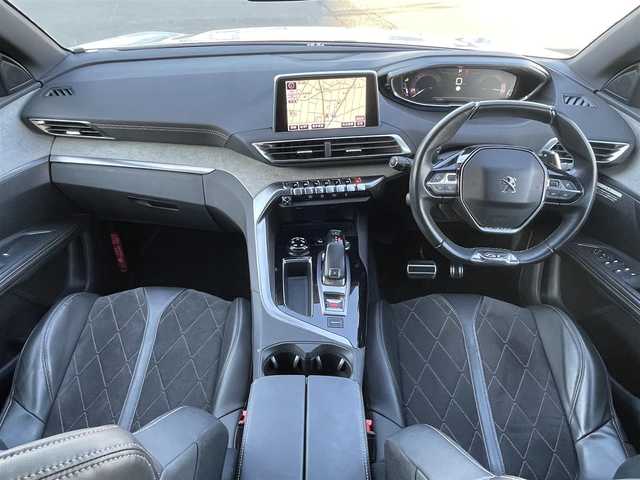 プジョー ５００８ GT ブルーHDi 埼玉県 2018(平30)年 5.6万km パール 純正ナビ/・USB/AUX/CarPlay/BT/Radio/全方位カメラ/黒ハーフレザーシート/パワーバックドア/レーンキープアシスト/コーナーセンサー/社外ドライブレコーダー/ブラインドスポット/アンビエントライト/パークアシスト/置くだけ充電/ダブルエアバッグ/サイドエアバッグ/アンチロックブレーキ/ダウンヒルアシスト/アダプティブクルーズコントロール