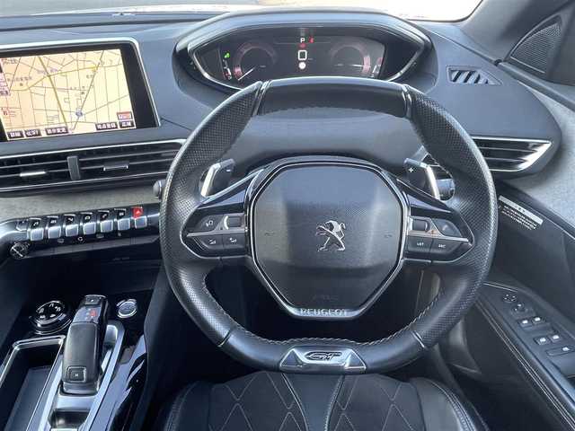 プジョー ５００８ GT ブルーHDi 埼玉県 2018(平30)年 5.6万km パール 純正ナビ/・USB/AUX/CarPlay/BT/Radio/全方位カメラ/黒ハーフレザーシート/パワーバックドア/レーンキープアシスト/コーナーセンサー/社外ドライブレコーダー/ブラインドスポット/アンビエントライト/パークアシスト/置くだけ充電/ダブルエアバッグ/サイドエアバッグ/アンチロックブレーキ/ダウンヒルアシスト/アダプティブクルーズコントロール