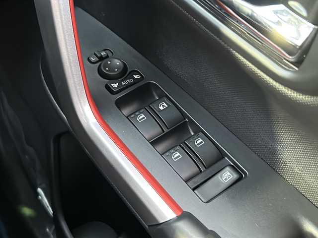 トヨタ ライズ Z 広島県 2022(令4)年 2.4万km レーザーブルークリスタルシャイン 禁煙車/ハイブリッド/スマートアシスト/・衝突軽減/・車線逸脱/・オートマチックハイビーム/・レーダークルーズコントロール/BSM/クリアランスソナー/社外ナビ（CN-HA０１WD）/・フルセグ/CD/DVD/Bluetooth//USB/MEMORYMUSIC/パノラマモニター/革巻きステアリング/ステアリングスイッチ（非連動）/オートライト/電動パーキングブレーキ/ブレーキホールド/LEDヘッドライト/フォグランプ/ドライブレコーダー（CS-51FR）/ETC/シートヒーター