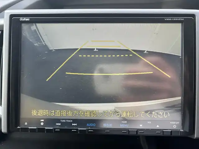 ホンダ ステップワゴン スパーダ パワーエディション 和歌山県 2013(平25)年 10.5万km ホワイトオーキッドパール 社外ナビ（Gathers）（VXM-135VFNi）/(Bluetooth/AM/FM/フルセグTV)/ワンオーナー/両側パワースライドドア/バックカメラ/アイドリングストップ/純正ドアバイザー/純正フロアマット/スペアキー1本/保証書/取扱説明書