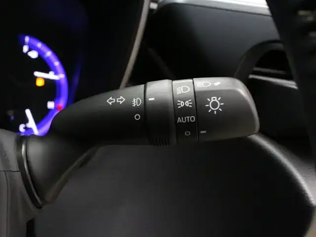 トヨタ カローラツーリング ハイブリッド ダブルバイビー 三重県 2020(令2)年 2.2万km スパークリングブラックパールクリスタルシャイン モデリスタエアロ/純正ナビディスプレイオーディオ/　フルセグTV/Bluetooth/バックカメラ/ビルトインETC2.0/ドライブレコーダー/ハーフレザーシート/前席シートヒーター /ステアリングヒーター/ステアリングリモコン/電動パーキングブレーキ/ブレーキホールド/ブラインドスポットモニター/クリアランスソナー /レーダークルーズコントロール/LEDヘッドライト/フォグランプ/オートライト/オートハイビーム/純正17インチアルミホイール/スマートキー×2/プッシュスタート