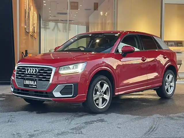 アウディ Ｑ２ 30TFSI 鹿児島県 2018(平30)年 3.5万km ブリリアントレッド バーチャルコックピット/ナビパッケージ/純正メモリーナビ/BT/USB/ETC/ドラレコ/TV/シートヒーター/ACC/純正17インチアルミ/LEDヘッドライト