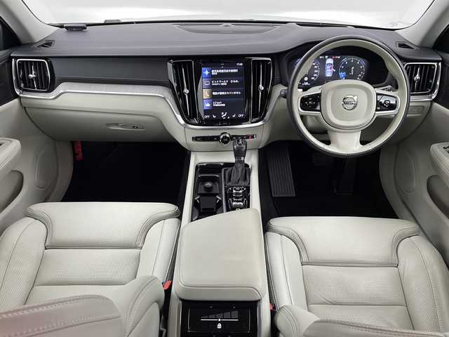 ボルボ Ｖ６０ T5 インスクリプション 鹿児島県 2019(令1)年 3.2万km クリスタルホワイトP 純正メモリナビ/(Bluetooth/USB/AppleCarPlay/AndroidAuto)/harman/kardonサウンドシステム/360°ビューモニター/革シート/パワーシート/オットマン/前後ドライブレコーダー/ルーフキャリア/ETC/電動リアゲート/アイドリングストップ/アダプティブクルーズコントロール/クロストラフィックアラート/レーンキーピングアシスト/クリアランスソナー/LEDヘッドライト/コーナリングライト/オートマチックハイビーム/スマートキー