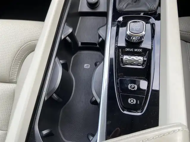 ボルボ Ｖ６０ T5 インスクリプション 栃木県 2019(令1)年 3.3万km クリスタルホワイトP harman/kardon/全方位カメラ/白革シート/HUD/ACC/レーンキープ/ブラインドS/純正ナビ/フルセグ /パワーシート/シートヒーター/シートベンチレーター/白革/電動リアゲート/ETC/LED/純正18インチAW/社外ドラレコ前後