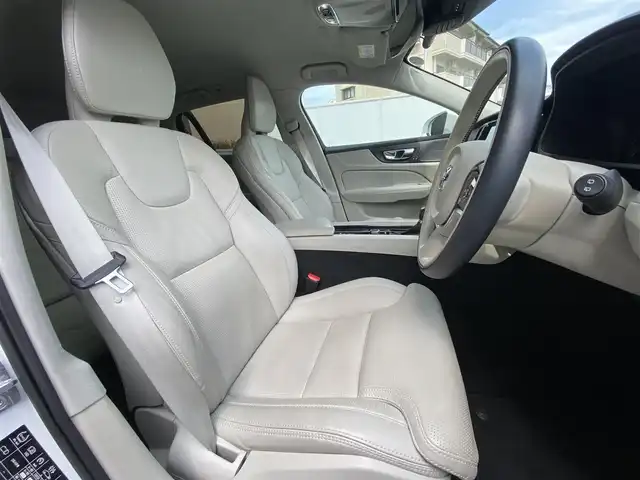 ボルボ Ｖ６０ T5 インスクリプション 栃木県 2019(令1)年 3.3万km クリスタルホワイトP harman/kardon/全方位カメラ/白革シート/HUD/ACC/レーンキープ/ブラインドS/純正ナビ/フルセグ /パワーシート/シートヒーター/シートベンチレーター/白革/電動リアゲート/ETC/LED/純正18インチAW/社外ドラレコ前後