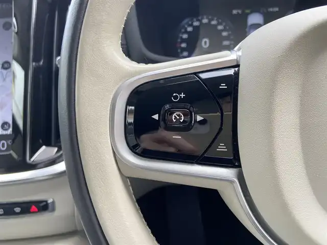 ボルボ Ｖ６０ T5 インスクリプション 栃木県 2019(令1)年 3.3万km クリスタルホワイトP harman/kardon/全方位カメラ/白革シート/HUD/ACC/レーンキープ/ブラインドS/純正ナビ/フルセグ /パワーシート/シートヒーター/シートベンチレーター/白革/電動リアゲート/ETC/LED/純正18インチAW/社外ドラレコ前後