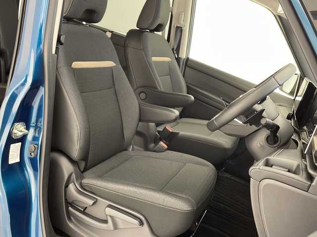 日産 セレナ ハイウェイスター V 沖縄県 2024(令6)年 0.3万km 青Ⅱ 純正１２．３インチナビ/　フルセグＴＶ　ＨＤＭＩ/アラウンドビューモニター/プロパイロット/両側パワースライドドア/純正ドライブレコーダー/ビルトインＥＴＣ/インテリジェントルームミラー/ＬＥＤヘッドライト/ワイヤレス充電/スマートキー/プッシュスタート