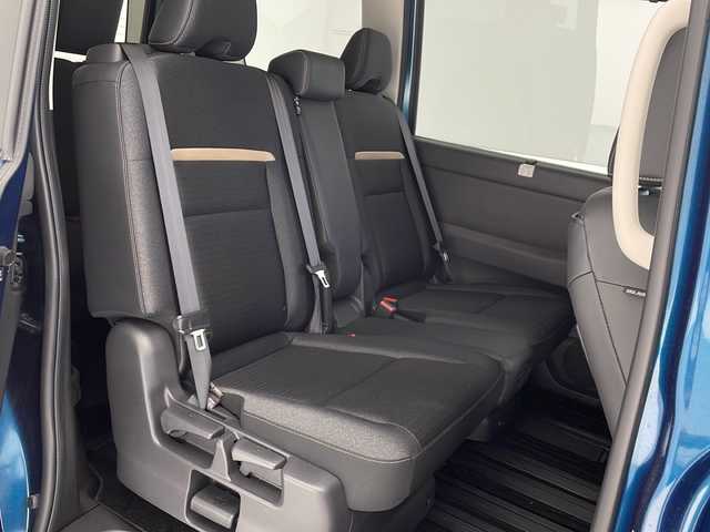日産 セレナ ハイウェイスター V 沖縄県 2024(令6)年 0.3万km 青Ⅱ 純正１２．３インチナビ/　フルセグＴＶ　ＨＤＭＩ/アラウンドビューモニター/プロパイロット/両側パワースライドドア/純正ドライブレコーダー/ビルトインＥＴＣ/インテリジェントルームミラー/ＬＥＤヘッドライト/ワイヤレス充電/スマートキー/プッシュスタート