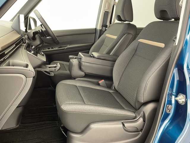 日産 セレナ ハイウェイスター V 沖縄県 2024(令6)年 0.3万km 青Ⅱ 純正１２．３インチナビ/　フルセグＴＶ　ＨＤＭＩ/アラウンドビューモニター/プロパイロット/両側パワースライドドア/純正ドライブレコーダー/ビルトインＥＴＣ/インテリジェントルームミラー/ＬＥＤヘッドライト/ワイヤレス充電/スマートキー/プッシュスタート